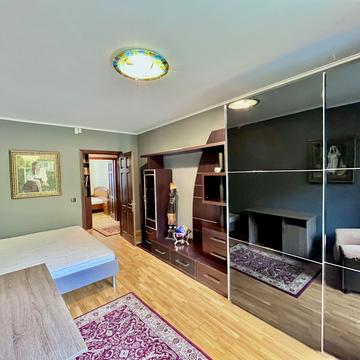 Василя Тютюнника вул. (Анрі Барбюса), 40