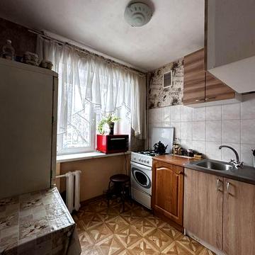 Продам 2 комн. Квартира Ген. Петрова / р-н Сильпо, Черёмушки