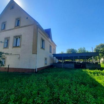 Центральна вул.