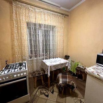 Продається квартира на вул. Руській