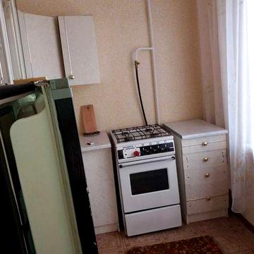 Здається 1 кімнатна квартира з косметичним ремонтом на Виставці!