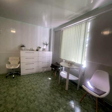 Князя Острозького вул., 1