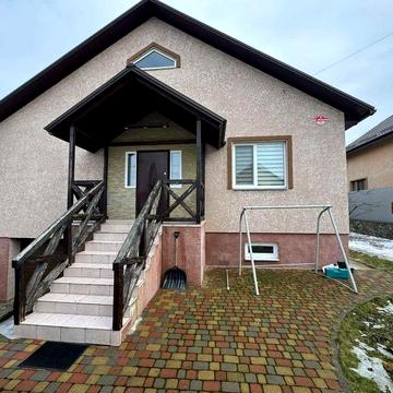 Продаж будинку з гаражем, 4.5 сотки, м. Вінниця, вул. М. Куліша