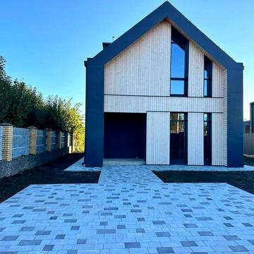 Вишуканий будинок в Гореничах з якісних матеріалів