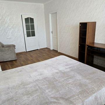 Оренда  мінідвушки. Вишневе