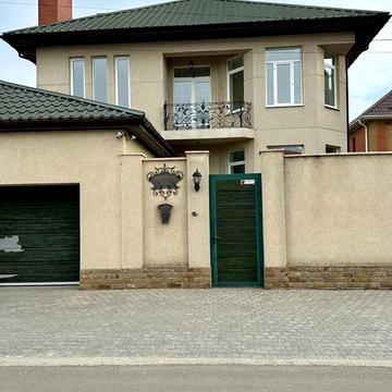 Планетная ул., р-н ВУЗовский. Новый дом 340кв.м.