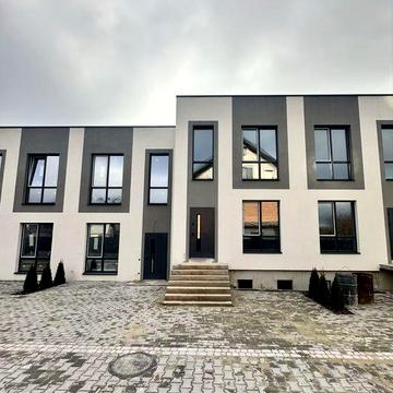 Сучасний  таунхаус з підвалом .Крута локація!