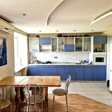 Оренда 4х кімнатної квартири у Шевченківському р-ні (Магістральна 92)