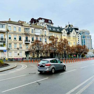 Івана Мазепи вул. (Січневого Повстання), 18/29