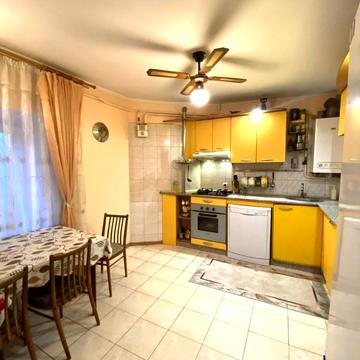 Ніжинська вул., 71