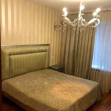 Здам в оренду 3к квартиру вул. Дмитрівська 69