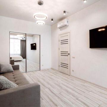 Сдам длительно видовую  евродвушку с террасой, Генуэзская