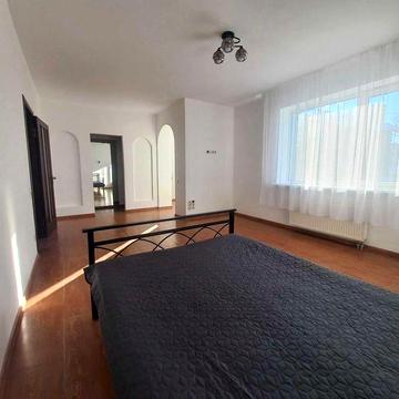 Двокімнатна квартира 77м2 з ремонтом та меблями