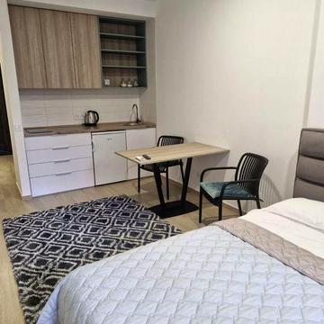 Сдам от месяца до лета   Аркадия студия ЖК Родос 2 этаж