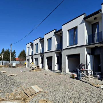 Продаж котеджу у "Садовому" районі