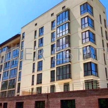 Продаж 2-к квартири, 130 м², Солочин, 4/7 пов.