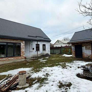 Продається будинок в м.Звенигородка у районі 5 школи