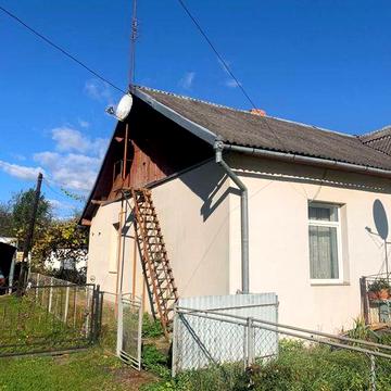 Продається півособняк в районі магазину "Епіцентр"