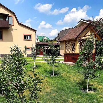 Оренда будинку з садом