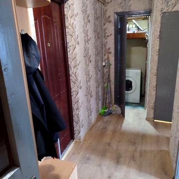 Здається 2-х кімнатна квартира. Тільки сімям,на довгий термін.