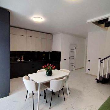 Таун Хаус в м. Вінниця з ремонтом.Без комісії для покупця.