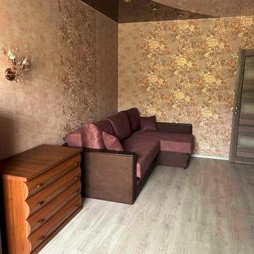 Продам 2-х кімнатну квартиру в Дергачах з ремонтом.