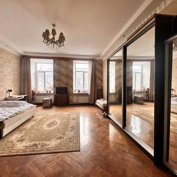 Продам 3х  комнатную  квартиру в коммуне Соборная площадь Дерибасовска