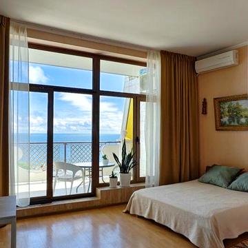 55 метров.Без комиссии.Терраса,панорама моря.Аркадия.Паркинг.