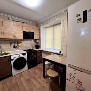 Продаж 2к квартири Цоколь Ремонт Малий Ринок ЖК ОСББ