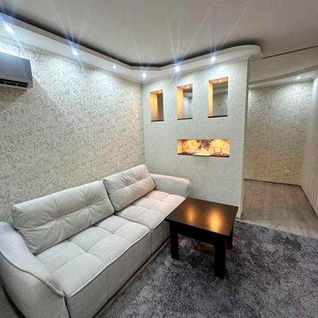 Продам  однокімнатну квартиру з авторським ремонтом. Ліски