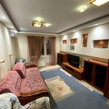 Тростянецька вул., 8