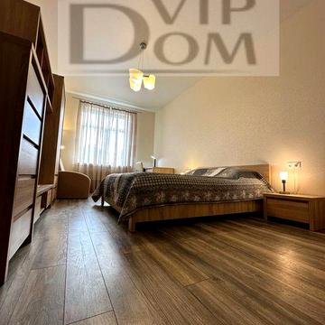 Долгосрочная аренда Бельэтаж, Музкомедия