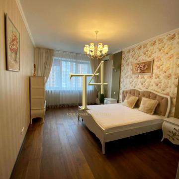 Володимира Івасюка просп. (Героїв Сталінграду), 4