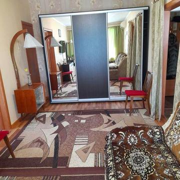 Собственник. Сдам 2комн.кв.пр. Науки (Гагарина)149(остаровка Абхазская