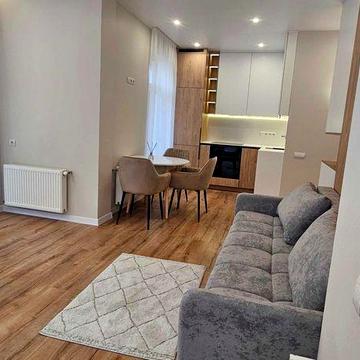 Стильна квартира в самому центрі міста | новобудова