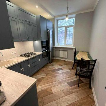 Сдам 2-комнатную квартиру возле станции метро Метростроителей