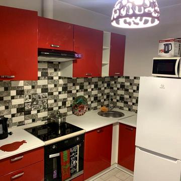 Студія з окремою спальнею, вода опалення ліфт ! Завжди!