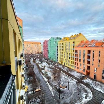 Продам 3-х кімнатну квартиру. ЖК Комфорт Таун