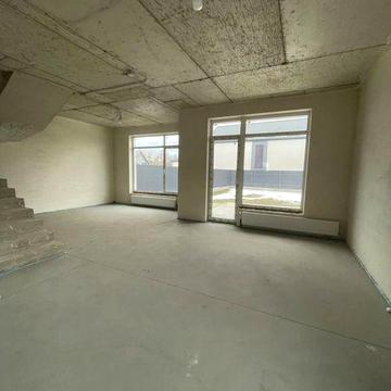 Дуплекс на великій ділянці під Києвом