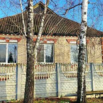 Терміновий продаж цегляного будинку у центрі Дергачів.