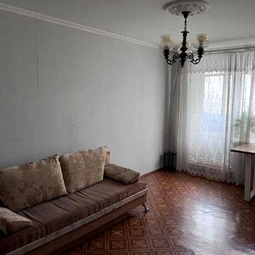 Продам 1 ком.квартиру метро Защитников Украины!