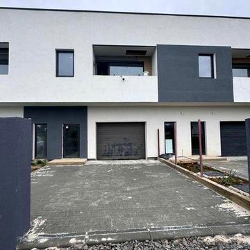 Котедж з гаражем зданий в експлуатацію