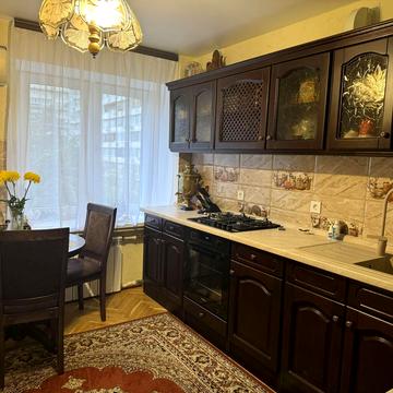 Ованеса Туманяна вул., 8