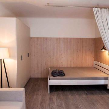 Дизайнерська 1к, 40м2, інвертор та АКБ, вул. Ольжича 8, М. Дорогожичі