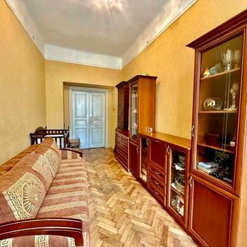 Продаж квартири біля Оперного театру