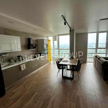 Миколи Гулака вул., 4