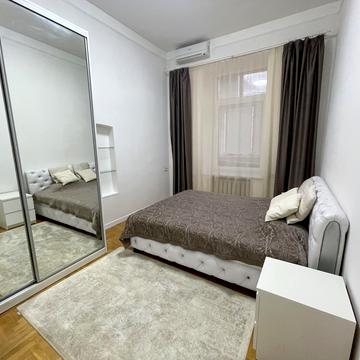 Левандовська вул. (Аніщенка), 8/15-Б