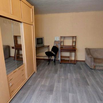 Михайлівська вул., 37