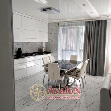 Шикарна квартира з ремонтом,  АОГВ,  поруч  з морем