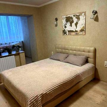 Оренда трикімнатної квартири ,ул. Квартальная 6